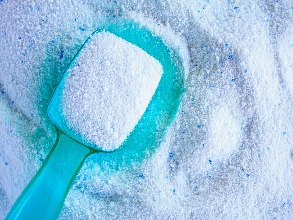 علت باقی ماندن پودر روی لباس ها